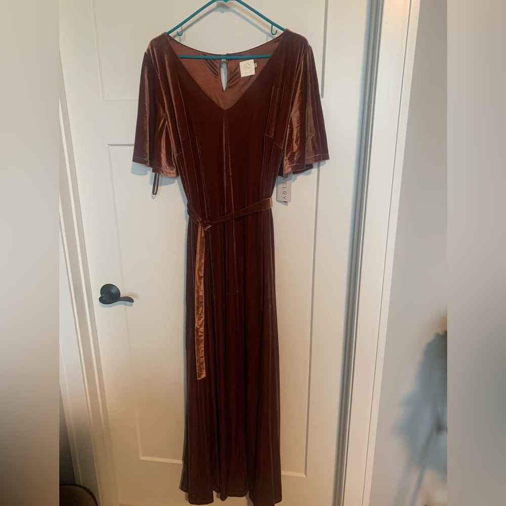 New with tags Revelry bridesmaid’s dress size XL: terracotta velvet